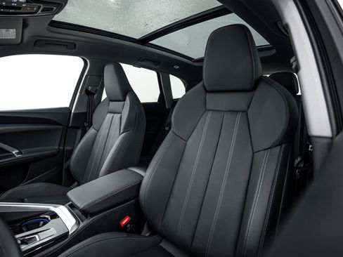 New 2025 Audi Q5 Prestige image 15