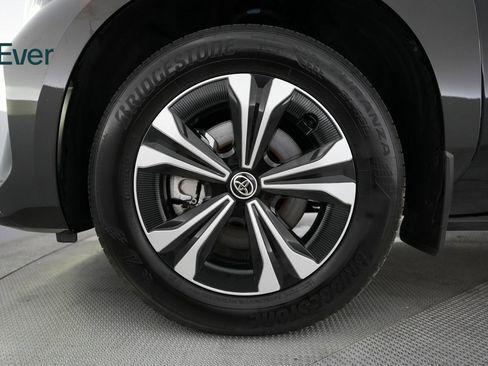 Used 2024 Toyota bZ4X XLE w/ Weather Package image 20