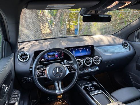 Used 2025 Mercedes-Benz GLA 250 4MATIC image 34