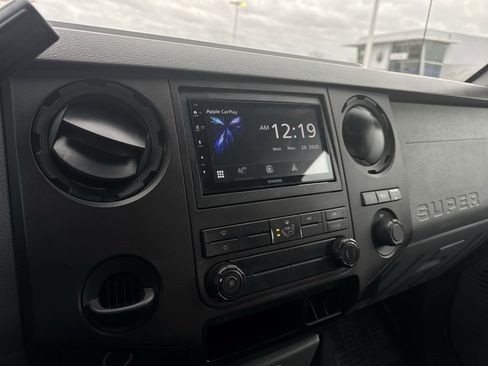 Used 2011 Ford F250 XL w/ XL Value Pkg image 13