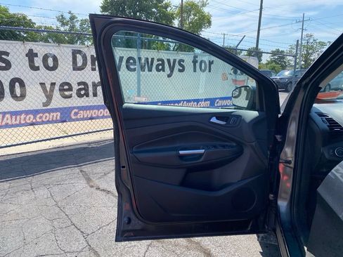 Used 2017 Ford Escape SE AWD/4WD image 12