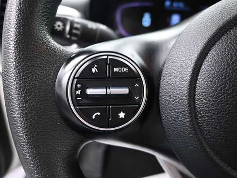 Used 2023 Kia Soul LX w/ LX Technology Package FWD image 25