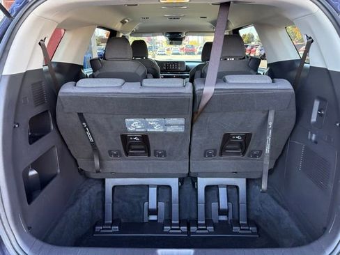 Certified 2023 Kia Carnival LX image 43