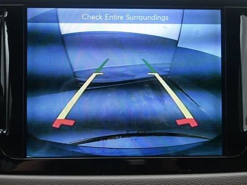 Used 2017 Chrysler Pacifica Touring w/ Tire & Wheel Group FWD image 32