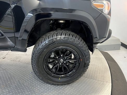Used 2019 Toyota Tacoma SR5 image 11