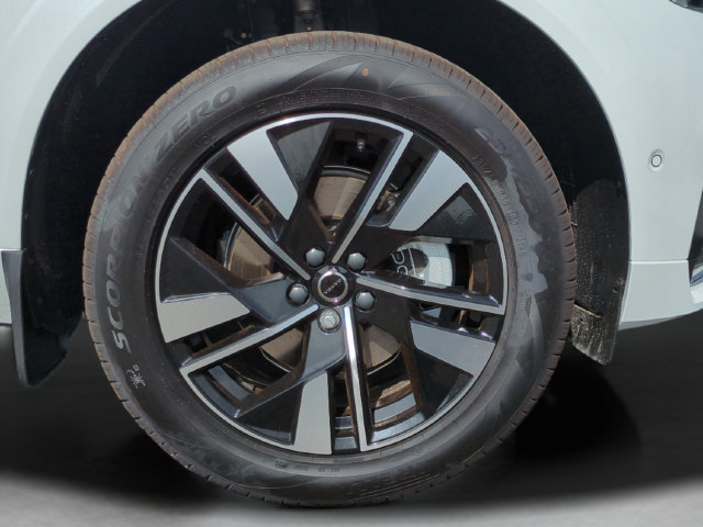 New 2026 Volvo XC60 B5 Plus w/ Protection Package Premier AWD/4WD image 26