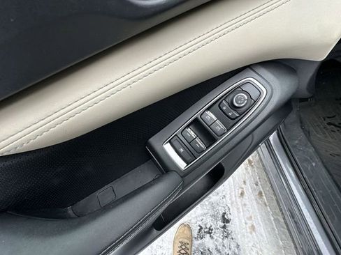 Used 2022 Subaru Ascent Limited w/ Technology Package image 17