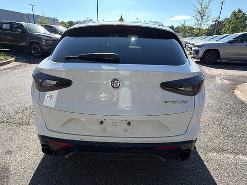 Used 2025 Alfa Romeo Stelvio Sprint w/ Veloce Package AWD/4WD image 9