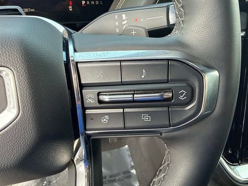 Used 2025 GMC Yukon Elevation RWD image 24