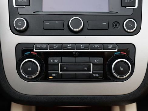 Used 2012 Volkswagen Eos Executive image 33