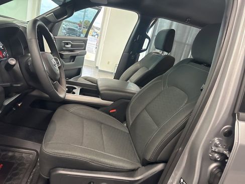 Used 2025 RAM 1500 Big Horn AWD/4WD image 17
