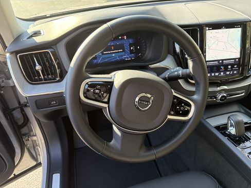 Certified 2025 Volvo XC60 B5 Plus image 18