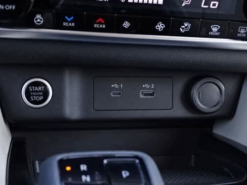 Used 2021 Nissan Rogue SL image 32