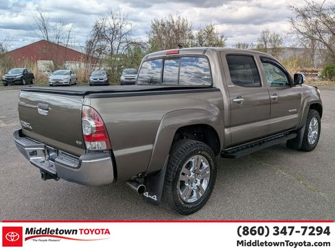 Used 2015 Toyota Tacoma 4x4 Double Cab w/ Limited Package image 3
