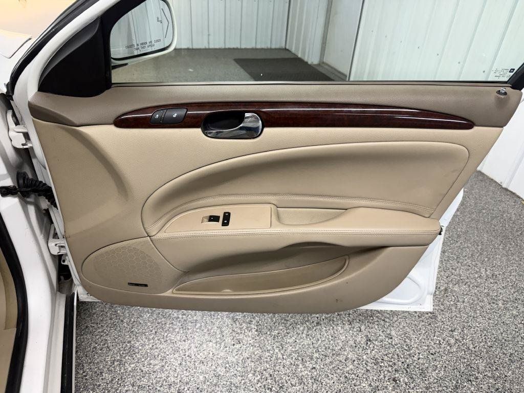 Used 2010 Buick Lucerne CXL FWD image 34