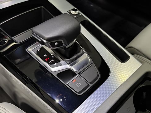 Used 2025 Audi Q5 Prestige w/ Prestige Package image 34