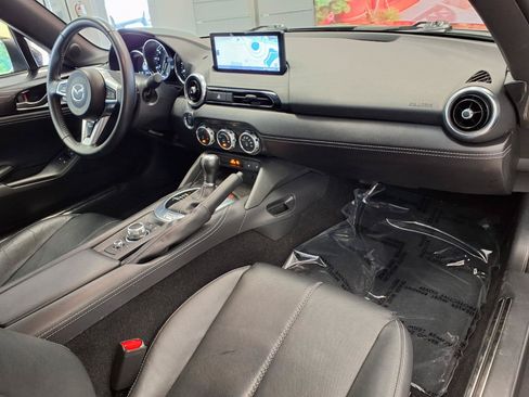 Used 2025 MAZDA MX-5 Miata RF Grand Touring RWD image 9