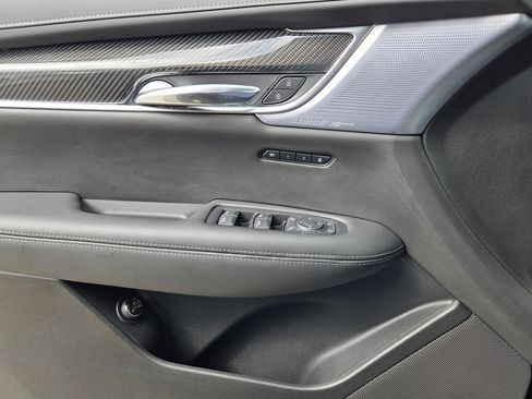 New 2025 Cadillac XT6 Sport w/ Technology Package image 16