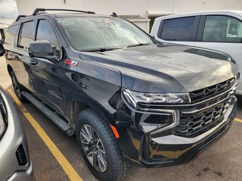 Certified 2024 Chevrolet Suburban Z71 w/ Luxury Package AWD/4WD image 1
