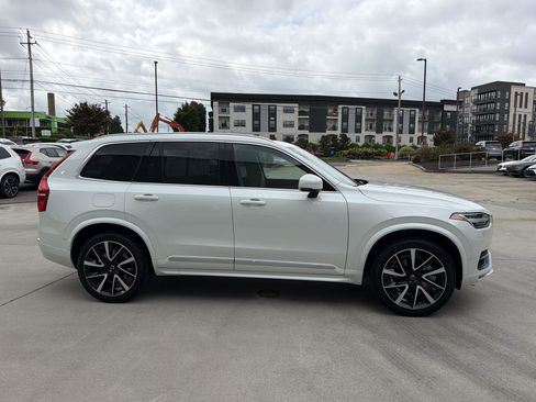 Certified 2024 Volvo XC90 B5 Plus w/ Protection Package Premier AWD/4WD image 8