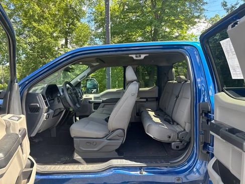 Certified 2022 Ford F250 XLT w/ XLT Premium Package AWD/4WD image 12