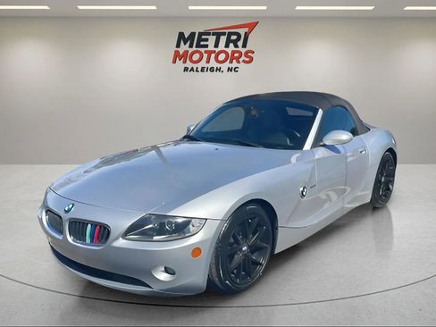 Used 2005 BMW Z4 2.5i RWD image 8