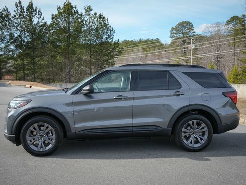 New 2026 Ford Explorer Active w/ Active Comfort Package image 5