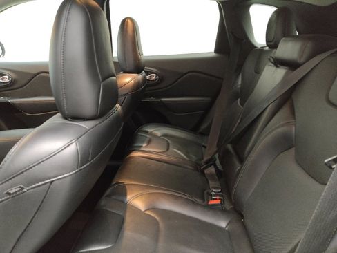 Used 2023 Jeep Cherokee Altitude Lux image 18