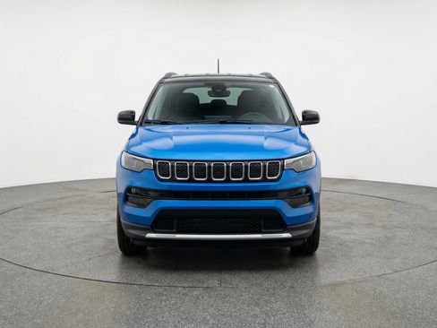 Used 2025 Jeep Compass Limited image 2
