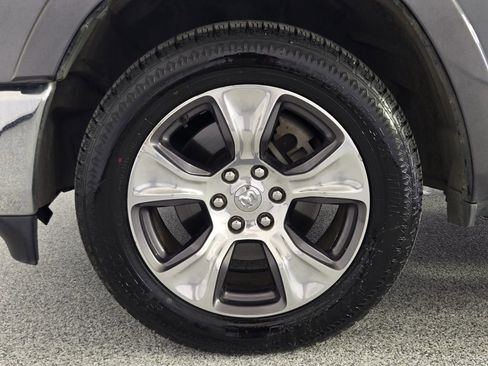 Used 2019 RAM 1500 Laramie image 12