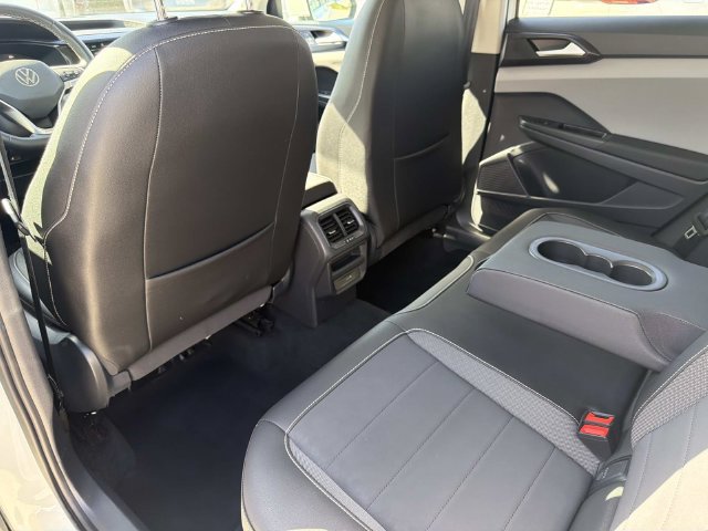 Certified 2023 Volkswagen Taos SE w/ Panoramic Sunroof Package FWD image 9