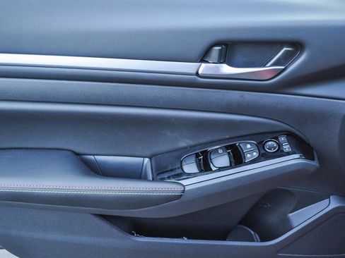 New 2025 Nissan Altima 2.5 SR w/ SR Premium Package image 23