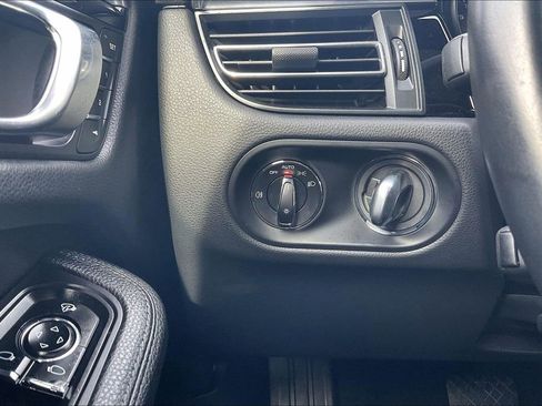 Used 2022 Porsche Macan S image 36