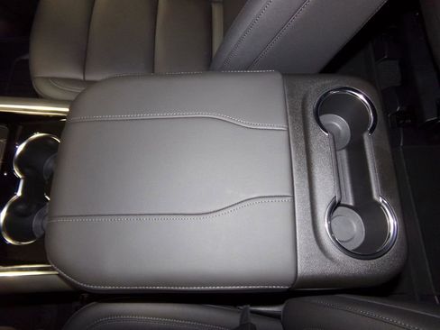 New 2025 Chevrolet Suburban LT w/ Comfort Package image 23