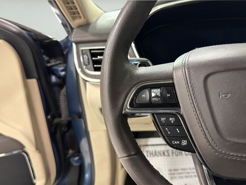 Used 2020 Lincoln Continental w/ Convenience Package FWD image 13