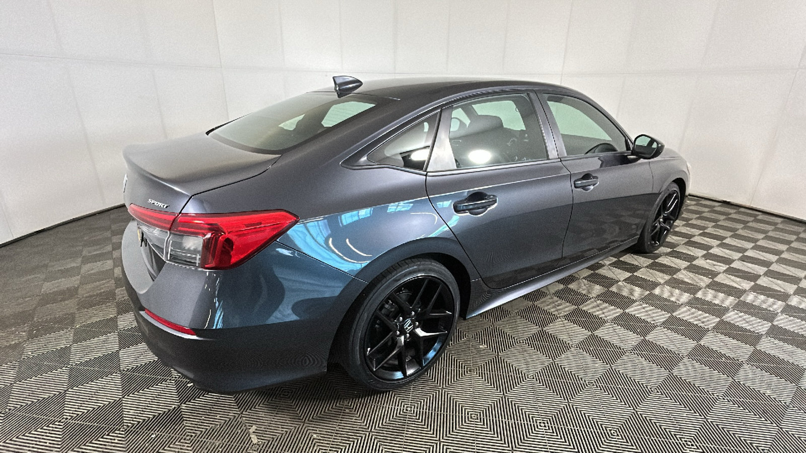 Used 2022 Honda Civic Sport image 2