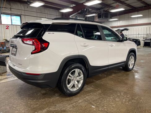 Used 2024 GMC Terrain SLE w/ Driver Convenience Package AWD/4WD image 5