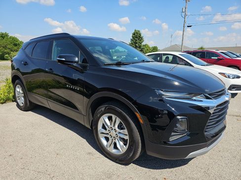 Used 2021 Chevrolet Blazer LT FWD image 2