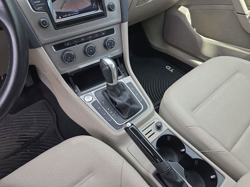 Used 2015 Volkswagen Golf TDI SE FWD image 28