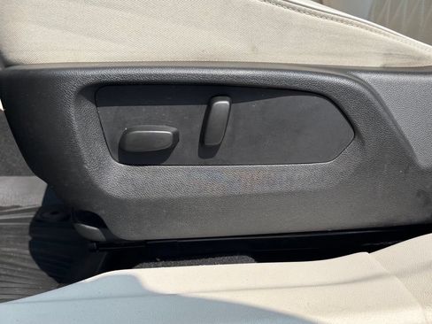 Used 2023 Buick Envision Avenir AWD/4WD image 17