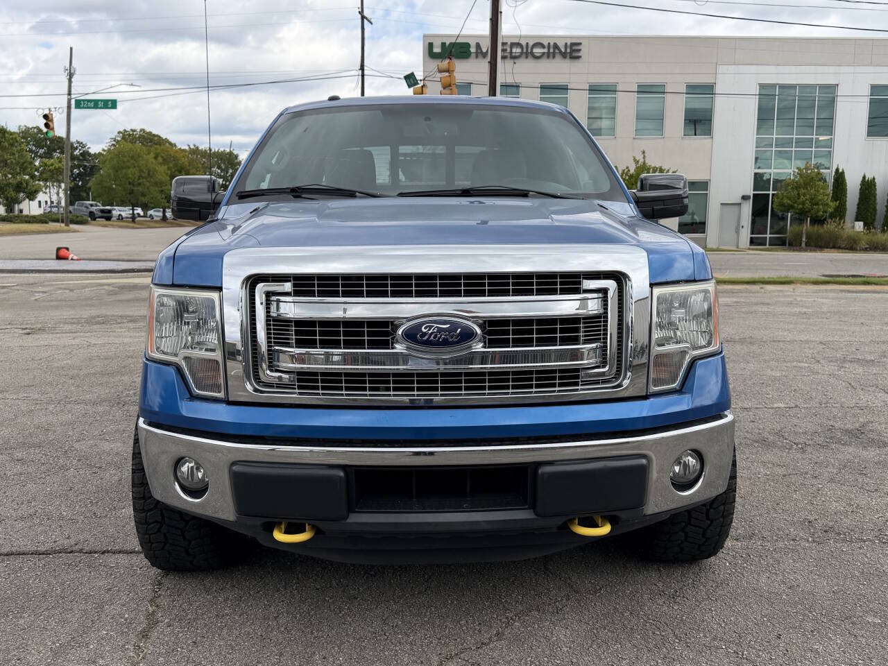 Used 2014 Ford F150 XLT w/ Equipment Group 302A Luxury AWD/4WD image 4