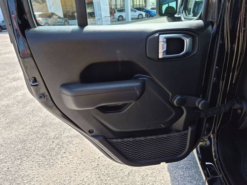 Used 2022 Jeep Wrangler Unlimited Sport AWD/4WD image 28