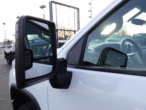 Used 2023 Chevrolet Silverado 2500 LT w/ Convenience Package image 14