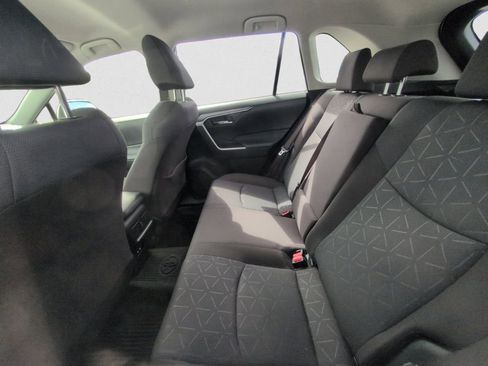 Used 2021 Toyota RAV4 XLE w/ XLE Grade Weather Package AWD/4WD image 10