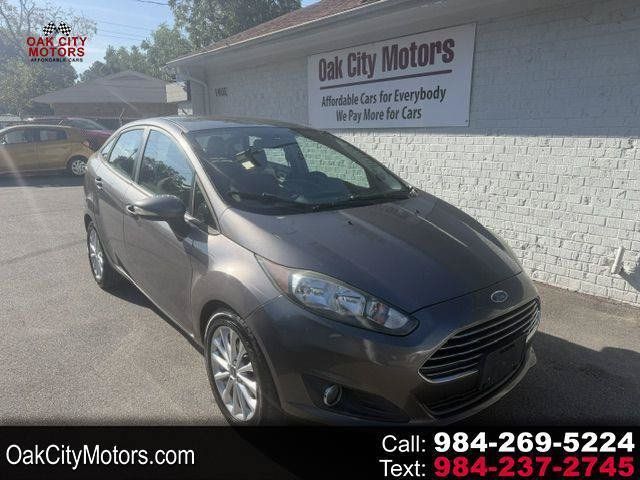Used 2014 Ford Fiesta SE w/ Equipment Group 201A FWD image 1