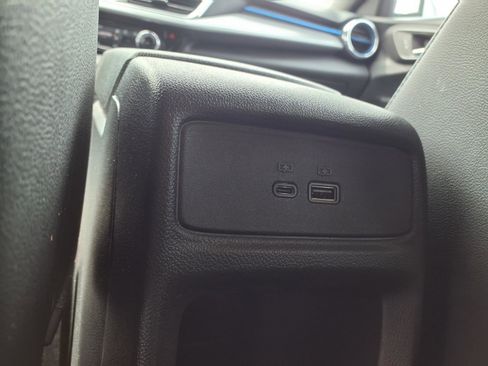 Used 2025 Chevrolet Trax LT w/ LT Convenience Package FWD image 19