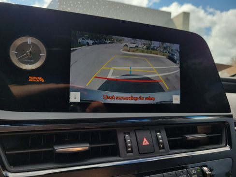 Certified 2023 Lexus ES 350 w/ Premium Package image 29