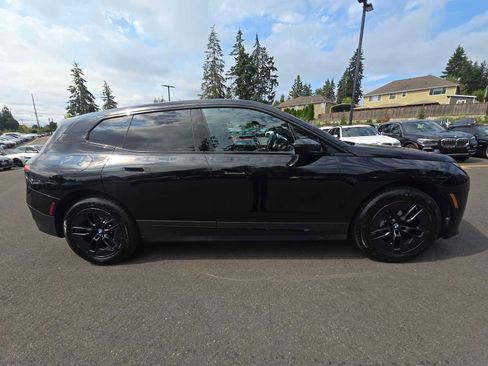 Used 2024 BMW iX xDrive50 w/ Premium Package AWD/4WD image 3