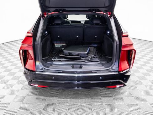 Certified 2024 Cadillac Lyriq Luxury image 32