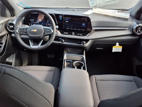 New 2025 Chevrolet Equinox LT w/ Safety and Technology Package image 7